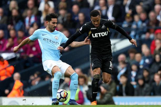 女性主要被 女性主要被